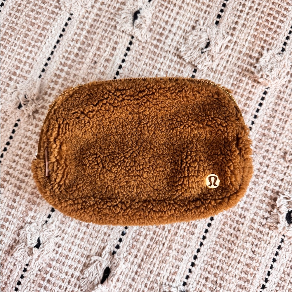 Lululemon Caramel Everywhere Belt Bag